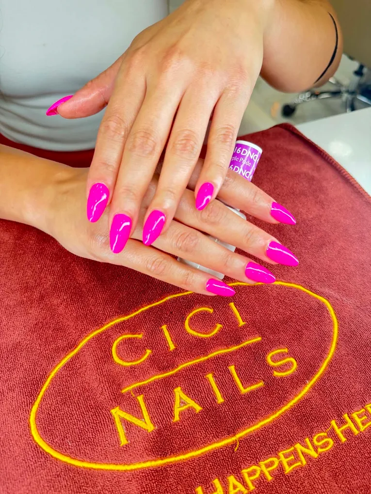 Cici Nails nail design